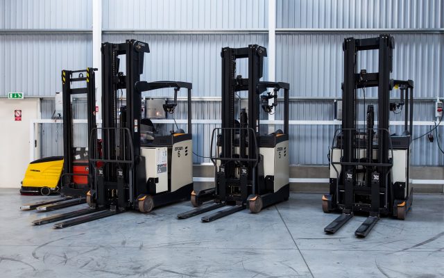 raktározás telephelyi targoncás anyagmozgatás, rakodás