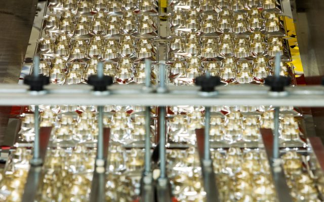 préslégformázás - arany desszertbetét gyártás