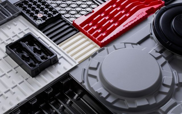 vákuumformázás - formázott burkolatok - logisztikai tálcák