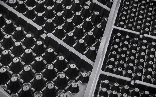 vákuumformázás - logisztikai tálcák