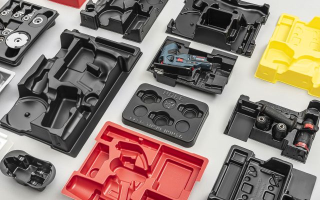 vákuumformázás - logisztikai tálcák ipari szerszámokhoz